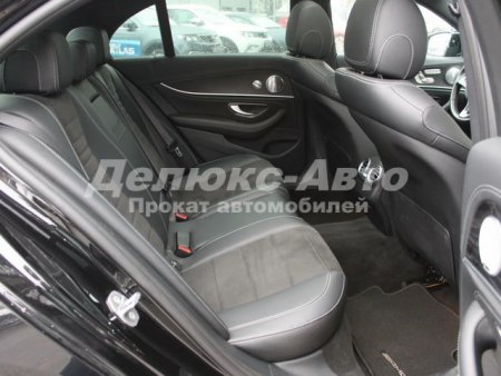 Mercedes E-213 AMG